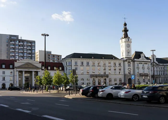 Old Town Grand Theatre 2 *