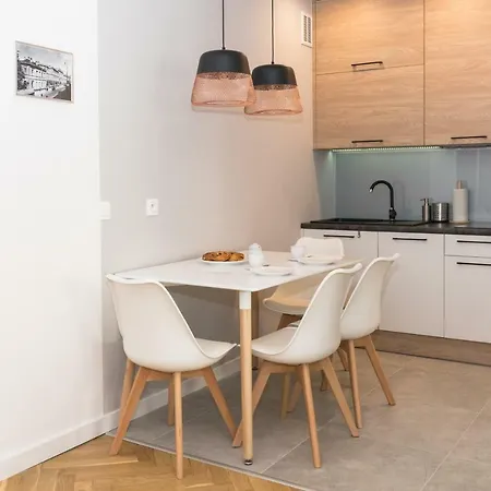 Old Town Grand Theatre 2 *