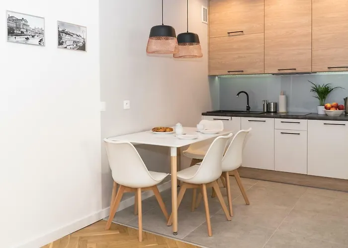 Old Town Grand Theatre 2 *